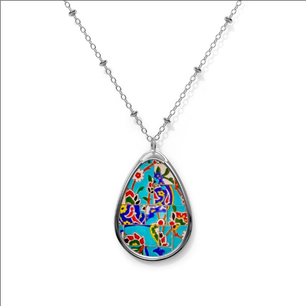 Vintage pendant necklace